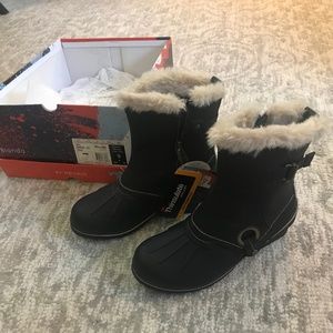 Womens  NWT black rain/snow boots